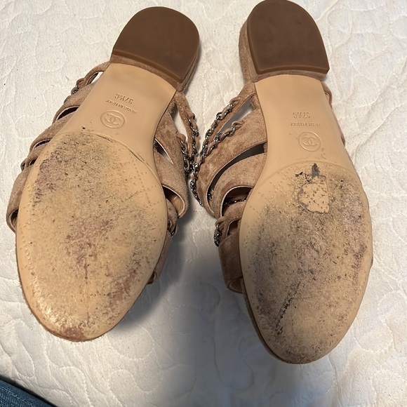 Chanel Suede calfskin slide with silver detailing - Picture 2 of 3
